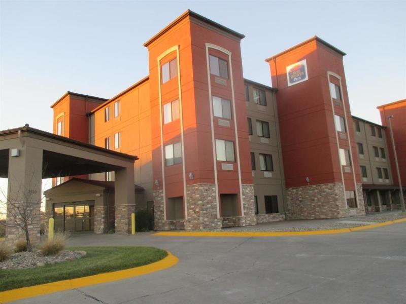 Holiday Inn Express & Suites Omaha Airport, An Ihg Hotel Carter Lake Exterior photo